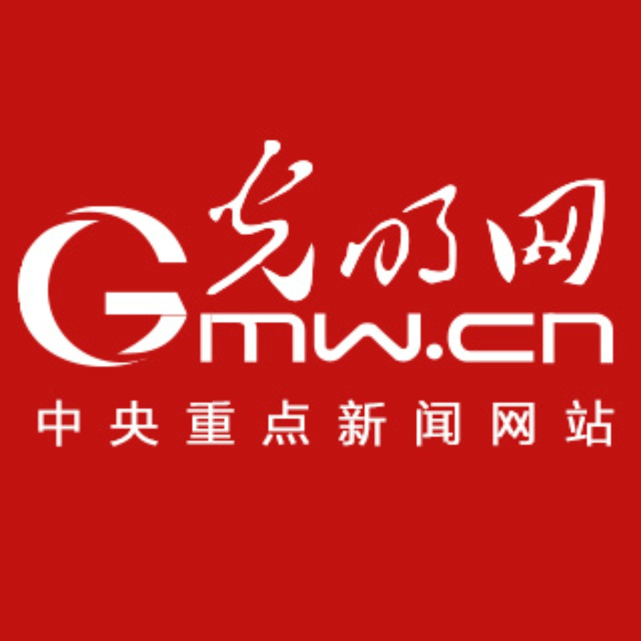 名大学生帮站票宝妈抱娃一整夜