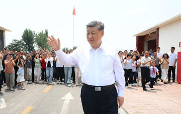 解放军破晓出击现场画面