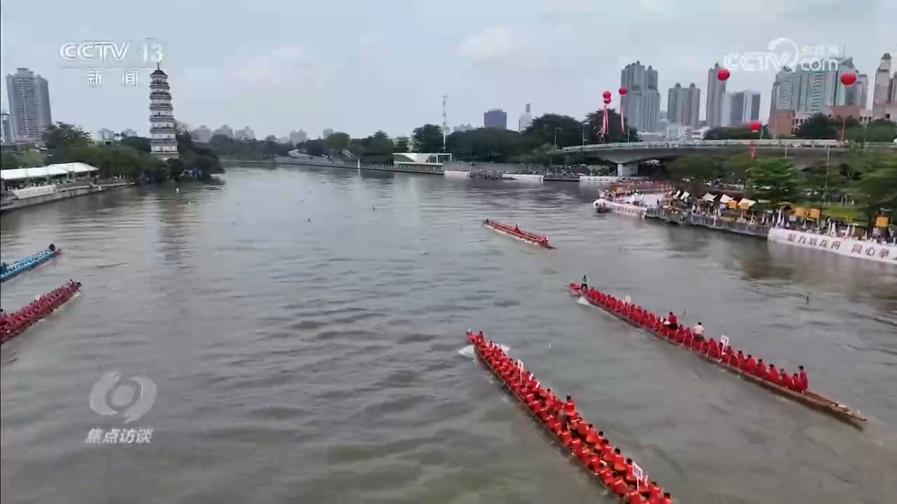 吴镇宇晒费曼王嘉尔合照